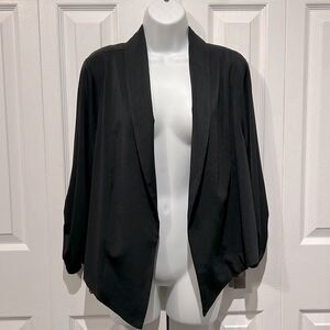 Torrid Black Crepe 3/4 Sleeve Open‎ Face Blazer Size 2 NWT